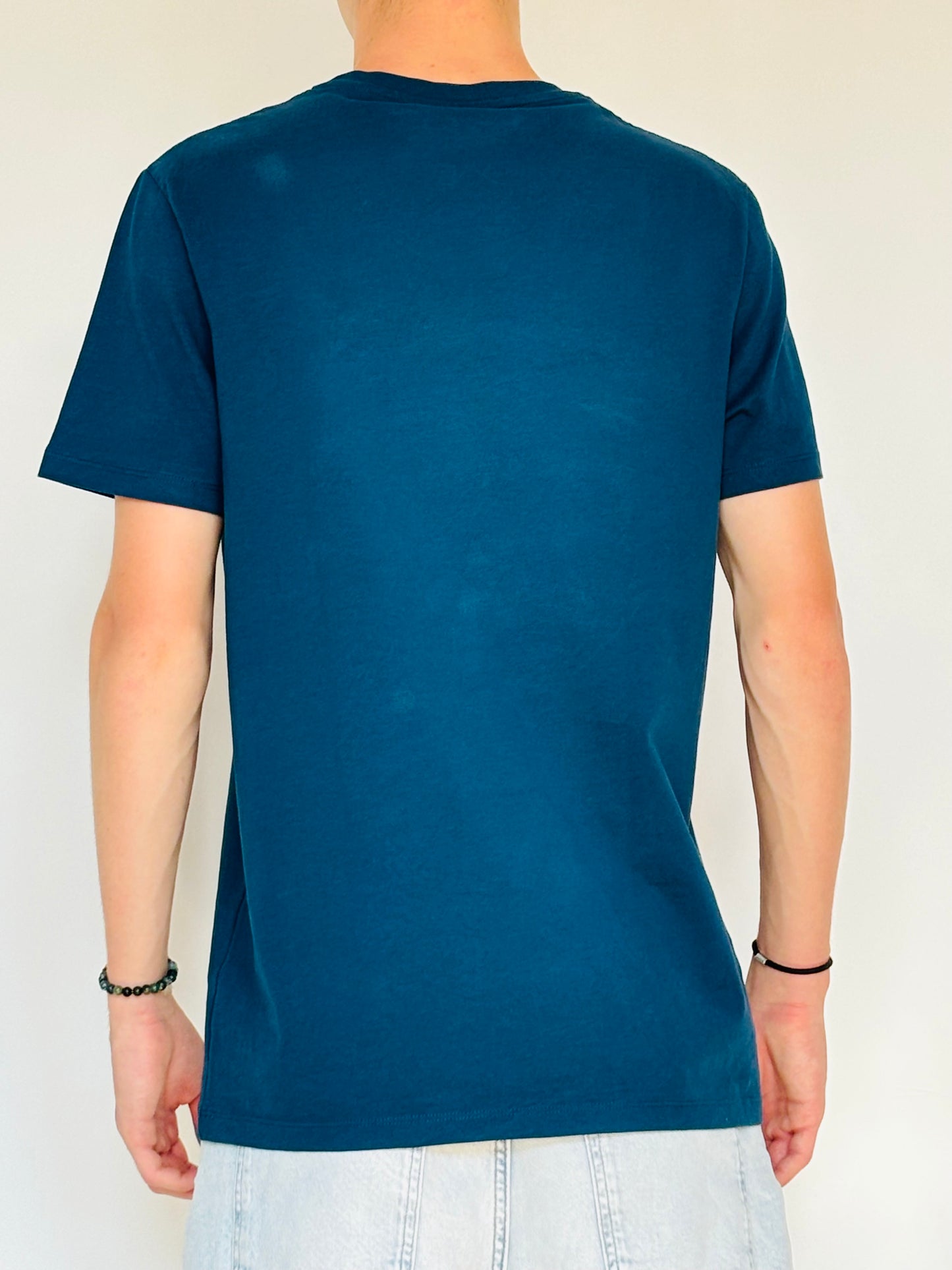 T-shirt bleu pétrole unisexe – confort essentiel au quotidien