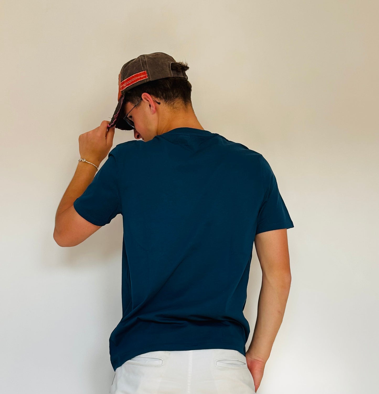 T-shirt bleu pétrole unisexe – confort essentiel au quotidien