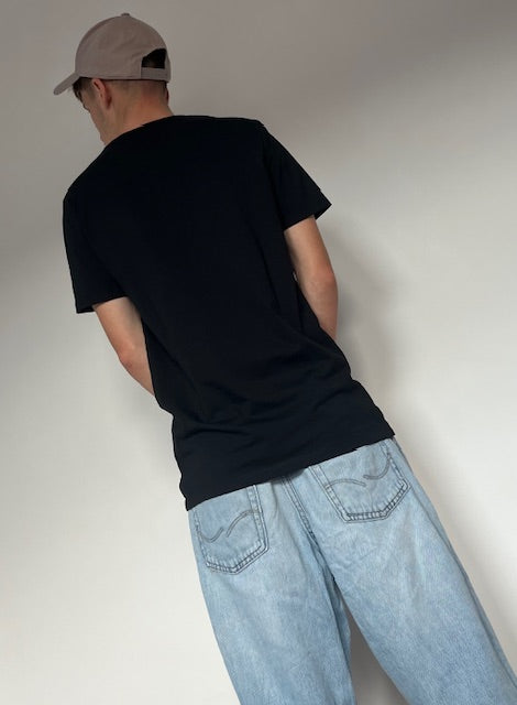 T-shirt noir essentiel unisexe – confort essentiel au quotidien