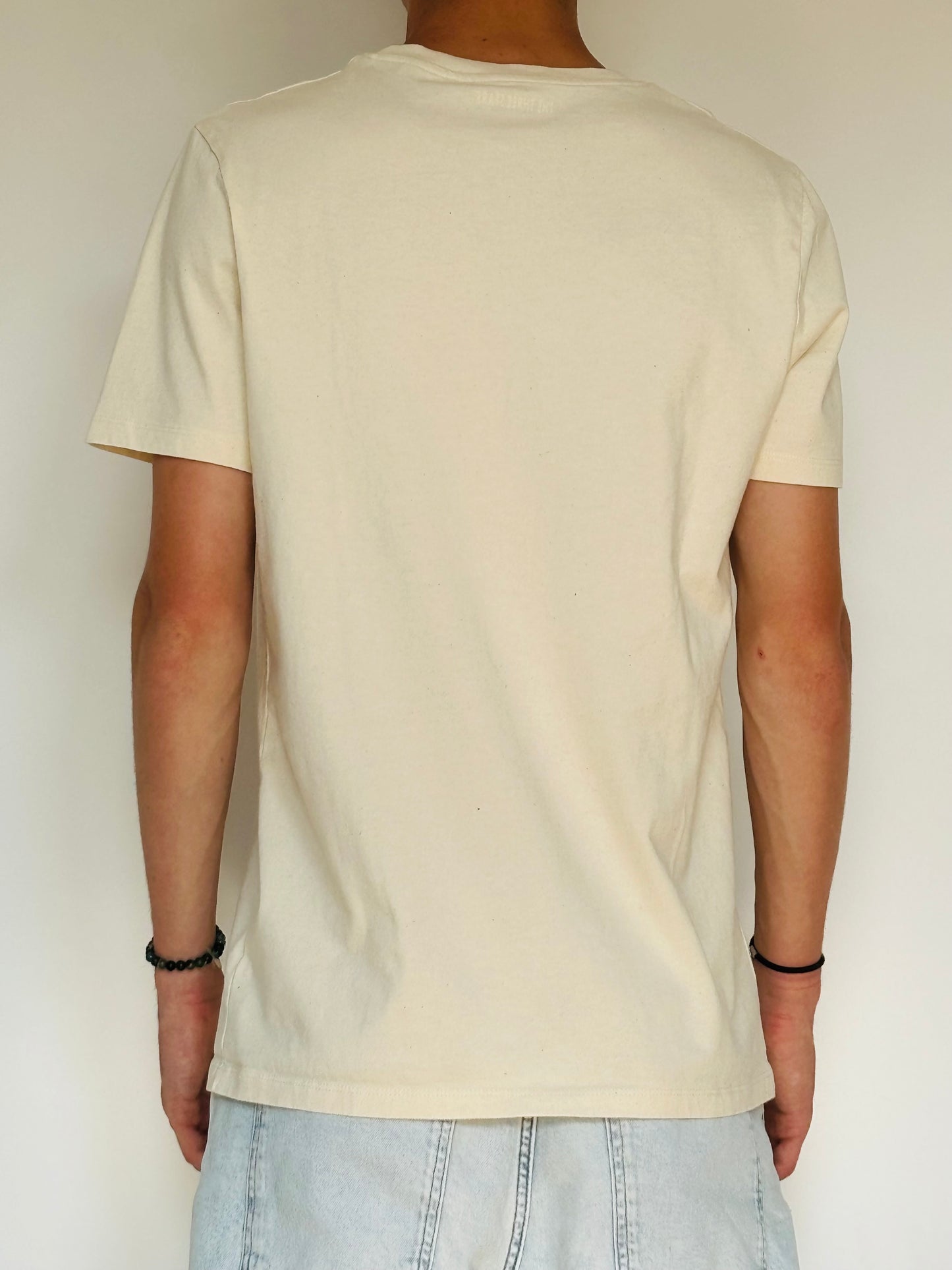 T-shirt crème – confort essentiel au quotidien