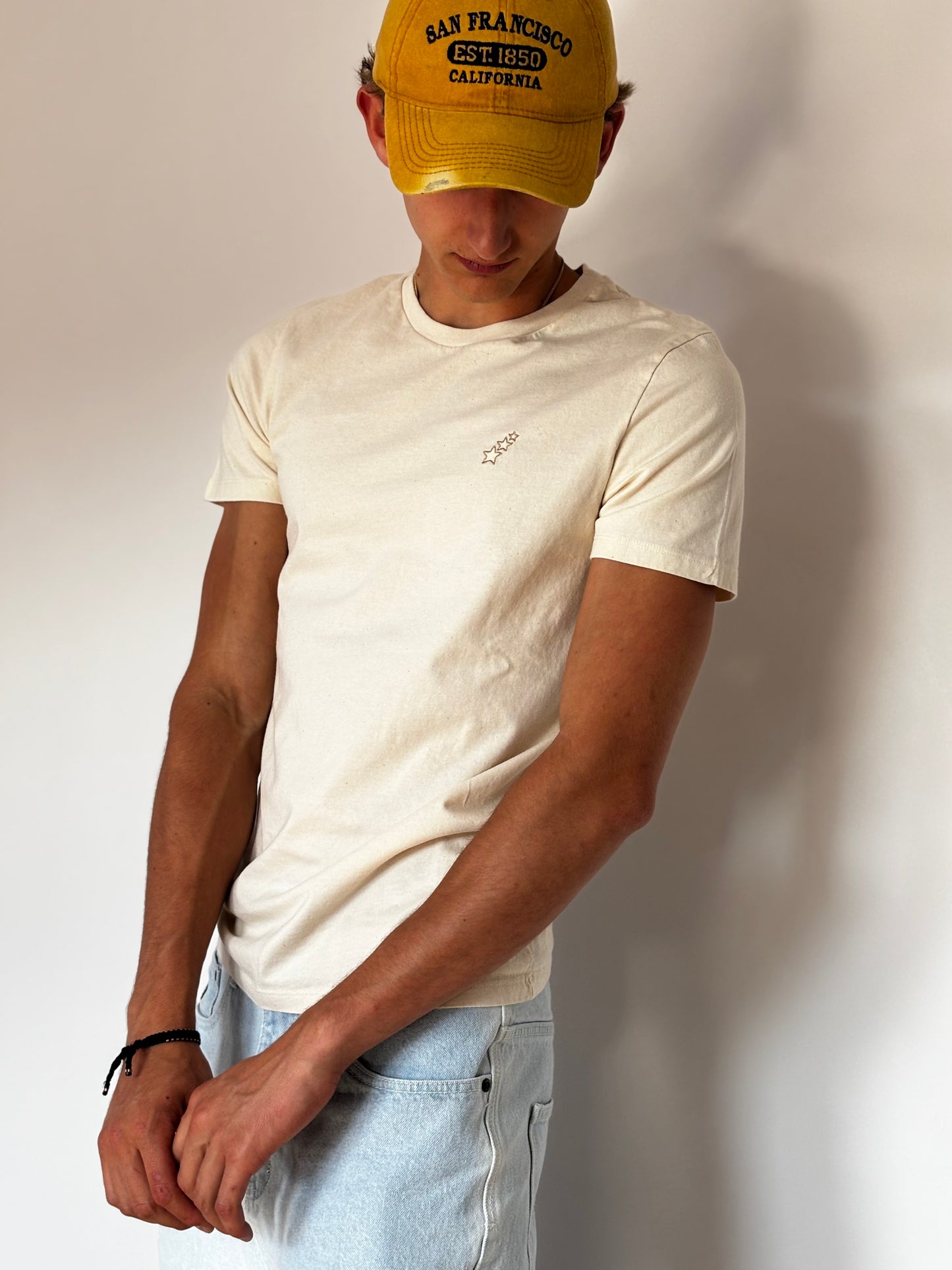 T-shirt crème – confort essentiel au quotidien