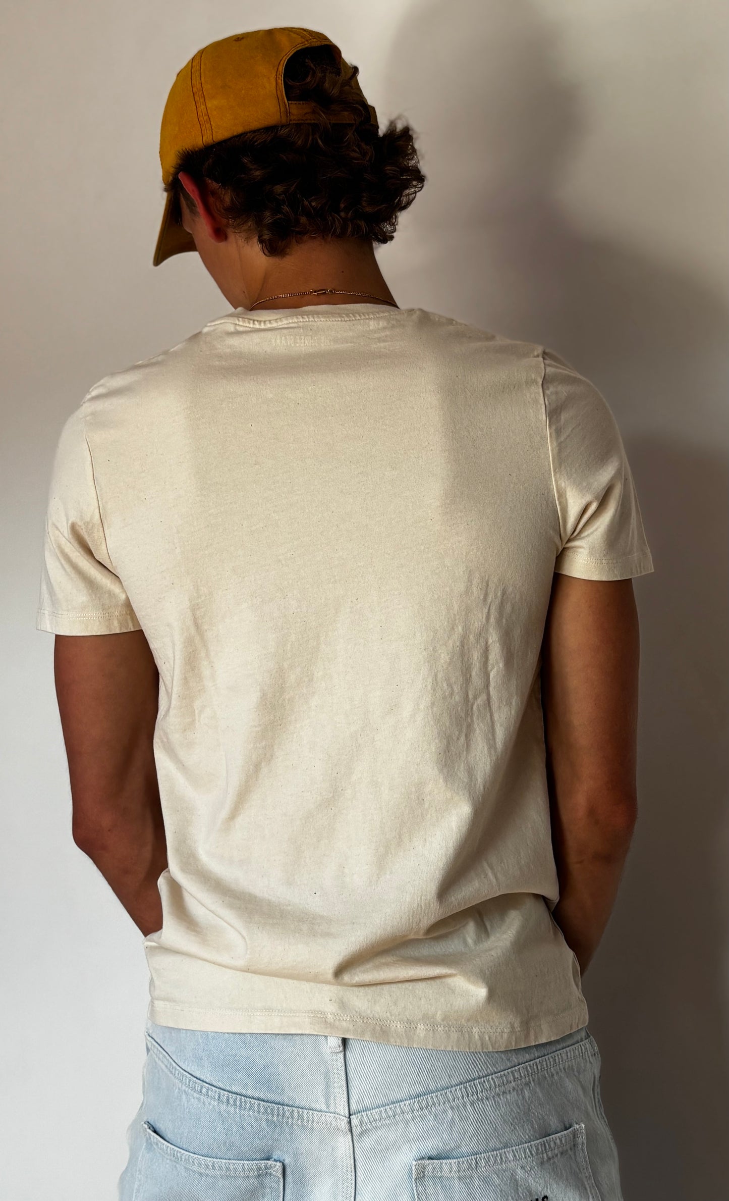 T-shirt crème – confort essentiel au quotidien